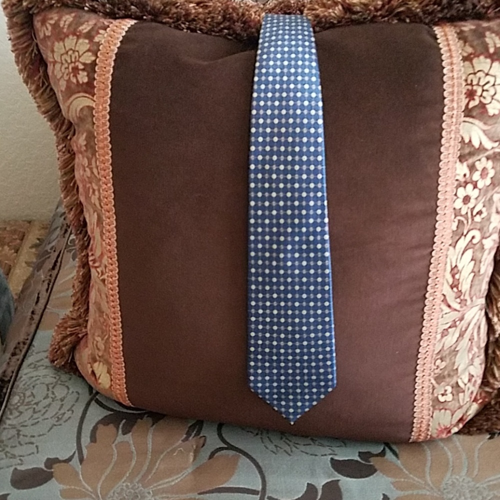 Men's tie